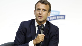 Популярността на президента на Франция Еманюел Макрон е скочила до