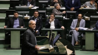 Президентът на Иран Масуд Пезешкиан предупреди за разрушителната роля на