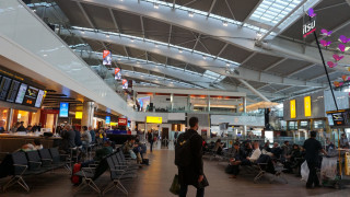 Летище Хийтроу ще удължи ограничението за броя на пътниците летящи