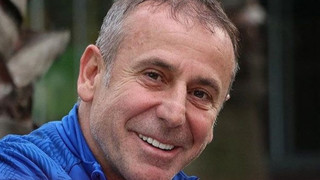 Лудогорец продължава активно търсенето на нов наставник след раздялата с