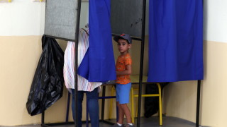 Президентски избори се провеждат в Алжир съобщи Al Jazeera Анализаторите