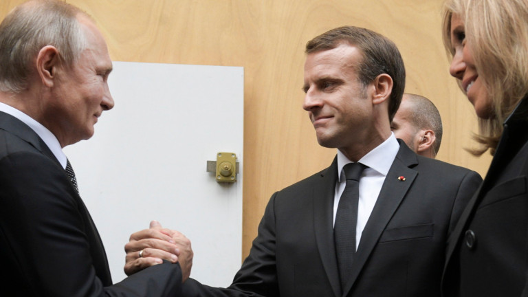 В забележително откровено интервю с Икономист, френският президент Еманюел Макрон
