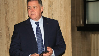 Бившият министър на отбраната Николай Ненчев е бил подложен на