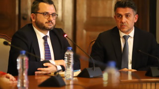 Трите български кораба продължават да са задържани на пристанището в