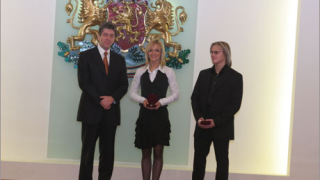 Президентът подписа укази за награждаване на Денкова и Стависки