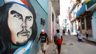 САЩ забраняват чартърните полети до Куба
