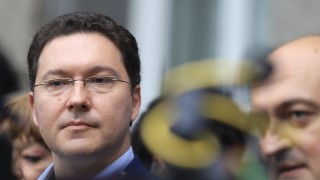 Коалиция ГЕРБ СДС внесе 9 999 подписа за регистрация в