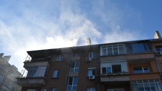 Пожар горя в жилищен блок на булевард Придунавски в Русе