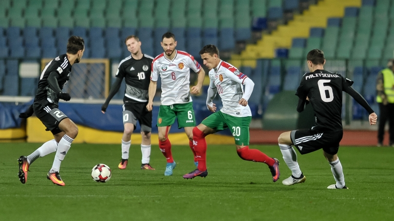 Футболистите от националния отбор на България са вече в Унгария
