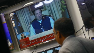 Премиерът на Пакистан Имран Хан написа писмо до Марк Зукърбърг