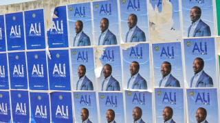 Лидерът на преврата който свали президента на Габон Али Бонго