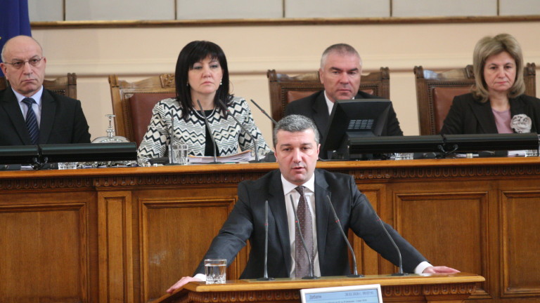 В парламента отново се нагнети напрежение. БСП поискаха министър-председателят Бойко