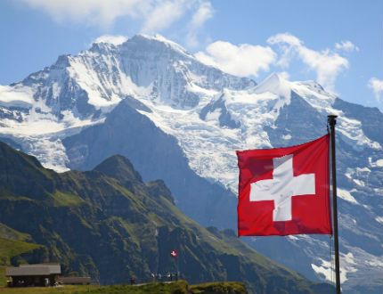 Швейцарците са най-щастливи в света, българите на незавидно място до камерунците 