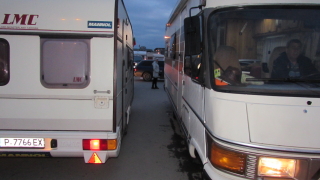 Премахват незаконни постройки върху частни имоти започна в къмпинг Каваци