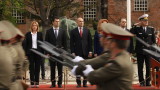 Радев: Решението на НС е опасна стъпка към въвличане във война