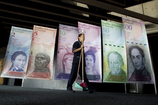 Венецуела печата нов вид банкноти, защото старите вече нищо не струват