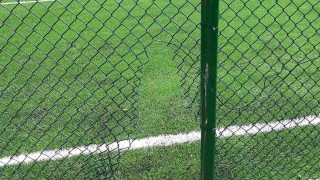 Ученици в Ловеч извършиха вандализъм като разрязаха оградата на новопостроеното