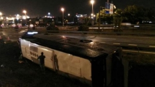 Автобус с туристи се преобърна в Барселона, десетки ранени, трима - в тежко състояние