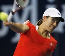 WTA Цюрих: Жюстин Енен - Вера Звонарева 6:3, 6:1