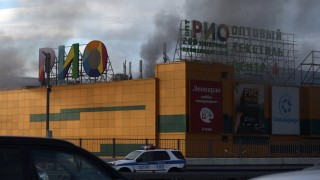 18 души пострадаха при пожар в московски мол