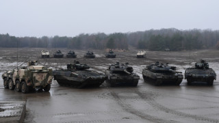 Войниците в Германия трябва да разчитат на цивилни хеликоптери за