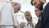 Съпруги на бойци от "Азовстал" към папата: Не ги оставяйте да умрат