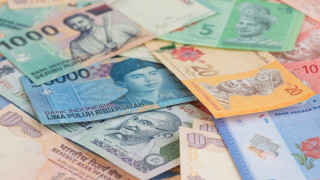Две от най-слабите валути изпращат най-силния си месец