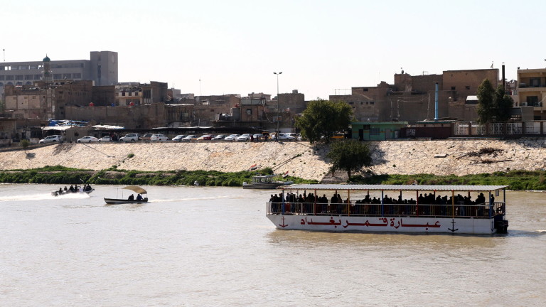 Повече от 80 загинали при инцидента с ферибота в Ирак 