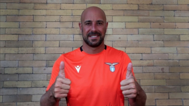 Вратарят Пепе Рейна официално подписа с Лацио. 37-годишният испанец идва