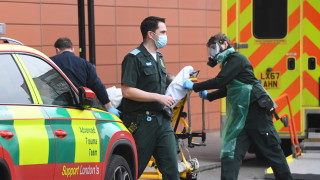 20 ранени полицаи при сблъсъци в английския град Бристъл
