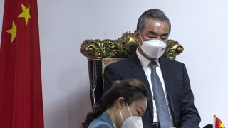 Китай се противопоставя на сили които използват кризата в Украйна