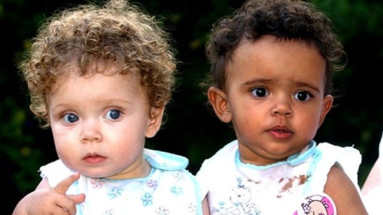 Те са близначки, но никой не може да предположи дори,