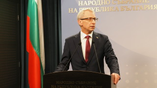 Николай Денков плаши с оставка, ако ГЕРБ не изпълняват договореното