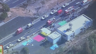 Най малко четирима души са ранени при експлозия и последвалия пожар