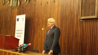 До 2022 година заплатите на работещите в спешната помощ трябва