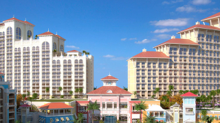 Хотелският комплекс за $3,5 милиарда, където не стъпват туристи