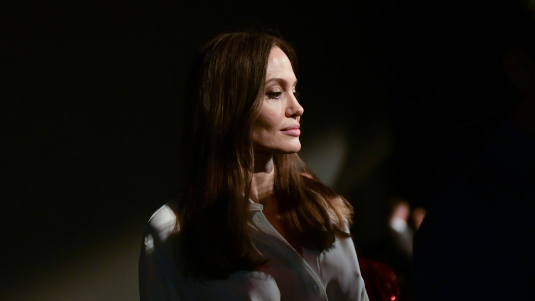 Анджелина Джоли отново е черната овца - обвиненията, че настройва децата си срещу Брад Пит