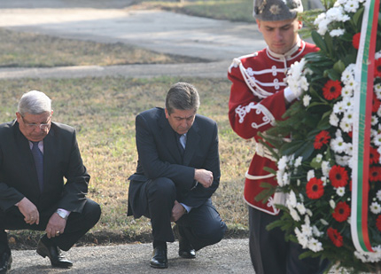 Мълчаливи, Първанов и Ангелов почетоха паметта на загиналите воини