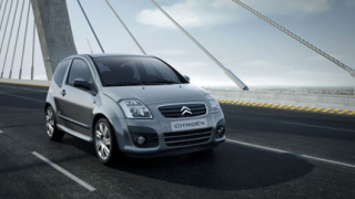 Citroen показа фейслифт на C2