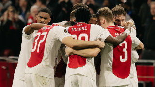 Аякс взе изненадващото решение да изключи седем играчи от предсезонната