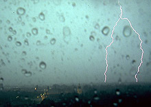 Удареното от гръм момче от Варна все още е в кома