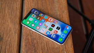 Apple вложи много в новия си флагман iPhone X
