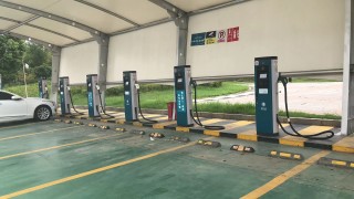 Водещият китайски производител на зарядни станции автомобилни компоненти соларни решения