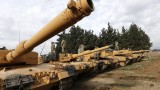  Турция натрупа танкове по границата със Сирия 