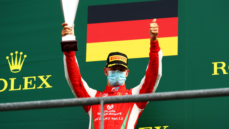 Мик Шумахер спечели титлата във Формула 2