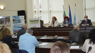 Днес областният управител проф Мария Нейкова взе участие в редовното