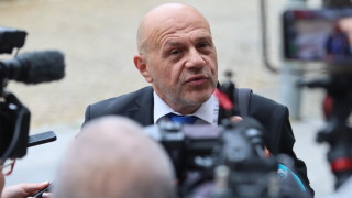 Вицепремиерът и министър на иновациите и растежа Томислав Дончев отказа