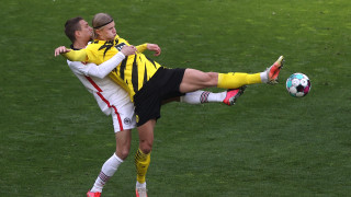 Айнтрахт победи Борусия Дортмунд в сбслъсък за местата даващи право