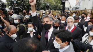 Конгресът на Перу в понеделник избра 76 годишен бивш служител на