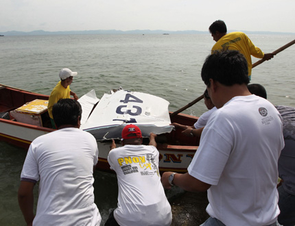300 души издирват падналия самолет на вътрешния министър на Филипините